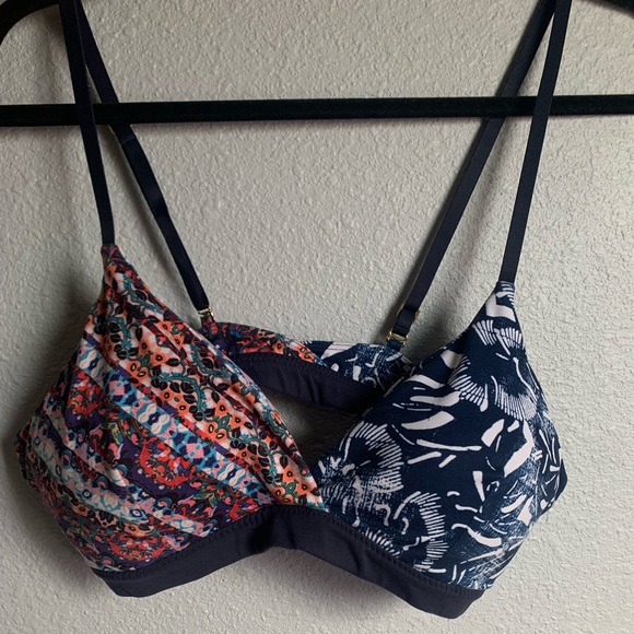 Athleta Other - Athleta  “Restore Inhale” Sports Bra Pull Over Multicolored